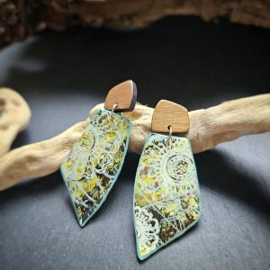 boucles d'oreilles crées entièrement à la main en pâte polymère et bois de noyer