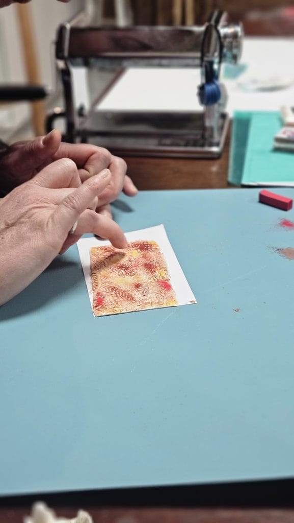 atelier boucles d'oreilles en pâte polymère