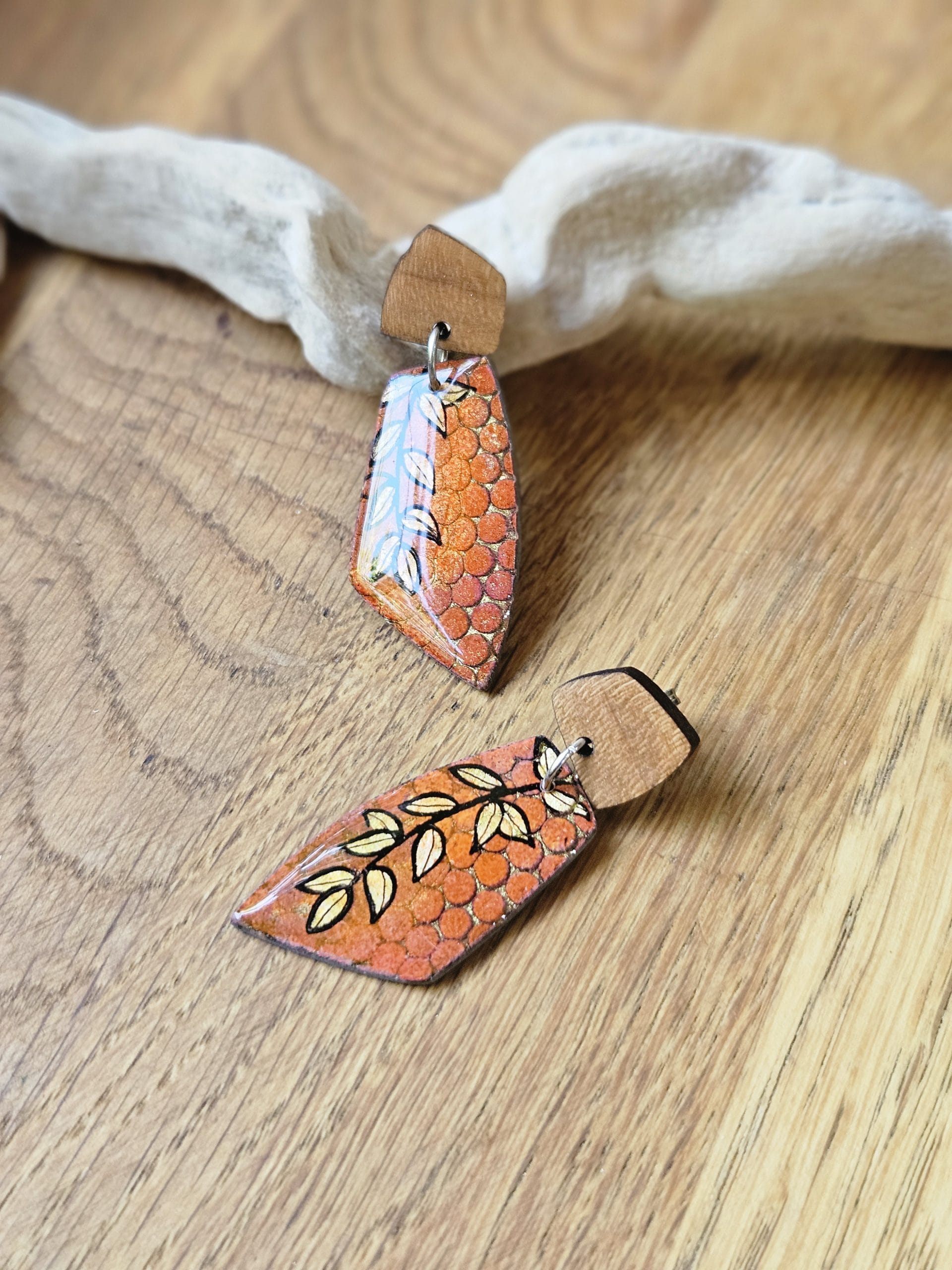 Boucles Clothilde bois et couleurs – Image 2